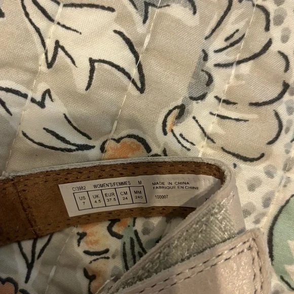 Cobb Hill brand new beige wedge sandals - Picture 8 of 10